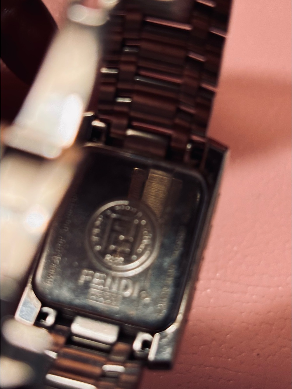 Fendi 7000L Classico Watch Shell Dial Diamond Bezel Silver - RARE, VINTAGE $950 - Picture 6 of 6
